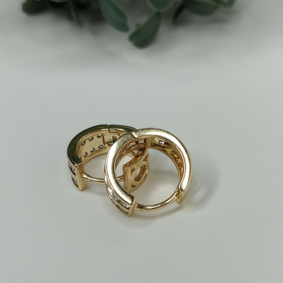 Elegant Gold and Silver Hoop Earrings - Picture 7 of 12